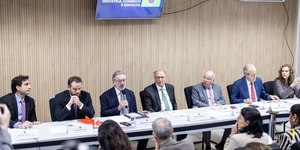 Após tarifaço, Governo anuncia auxílio para empresas