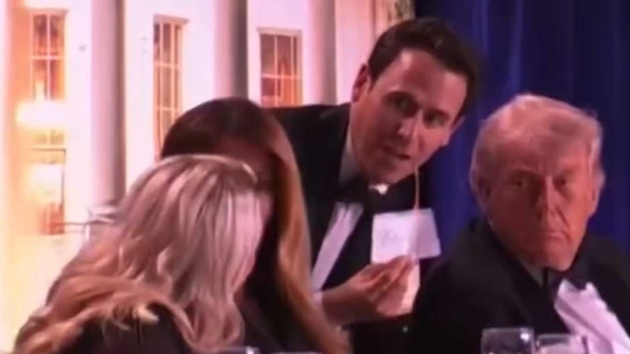 Trump sai de jantar às pressas, após suspeita de tiros