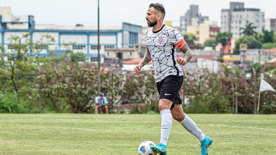 Ex-jogador do Corinthians, Leandro Castan detona atual zaga: 'Muito lenta'