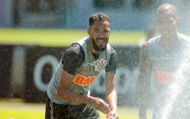 Corinthians empresta Everaldo ao América-MG e se despede do jogador