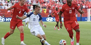 Canadá busca empate diante da Bósnia e soma 1º ponto em Copas