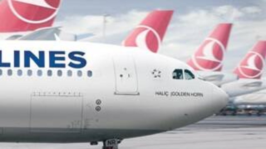 Avião não fez pouso de emergência e seguiu para os EUA Avião não fez pouso de emergência e seguiu para os EUA
