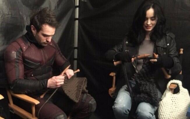 Krysten Ritter e Charlie Cox aproveitaram o descanso nas gravações de 