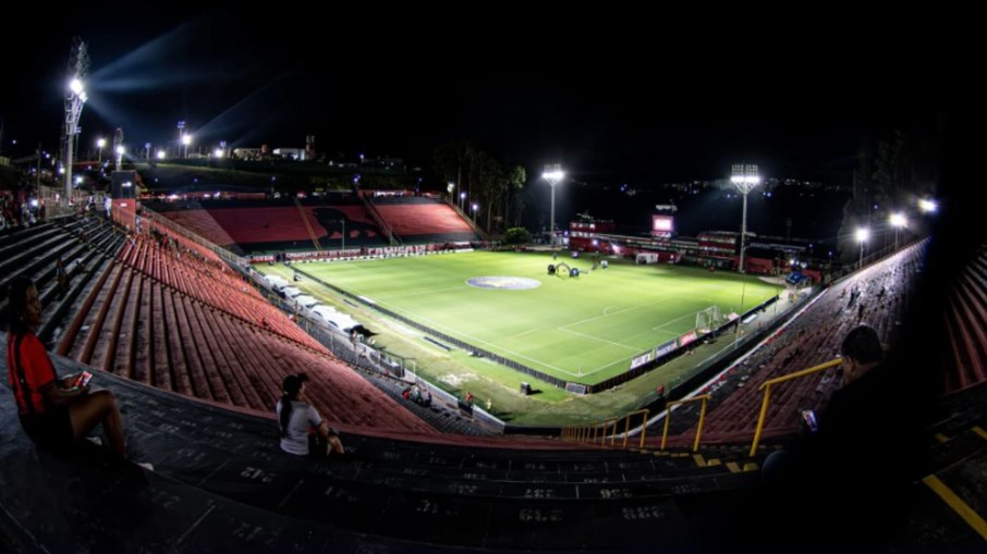 Barradão será palco do confronto entre Vitória e Internacional nesta quarta-feira (5)