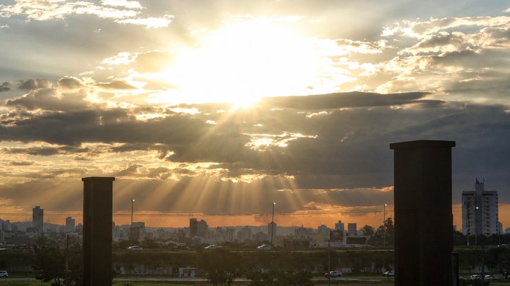 Calor chega a 41°C e Goiás entra em alerta de baixa umidade