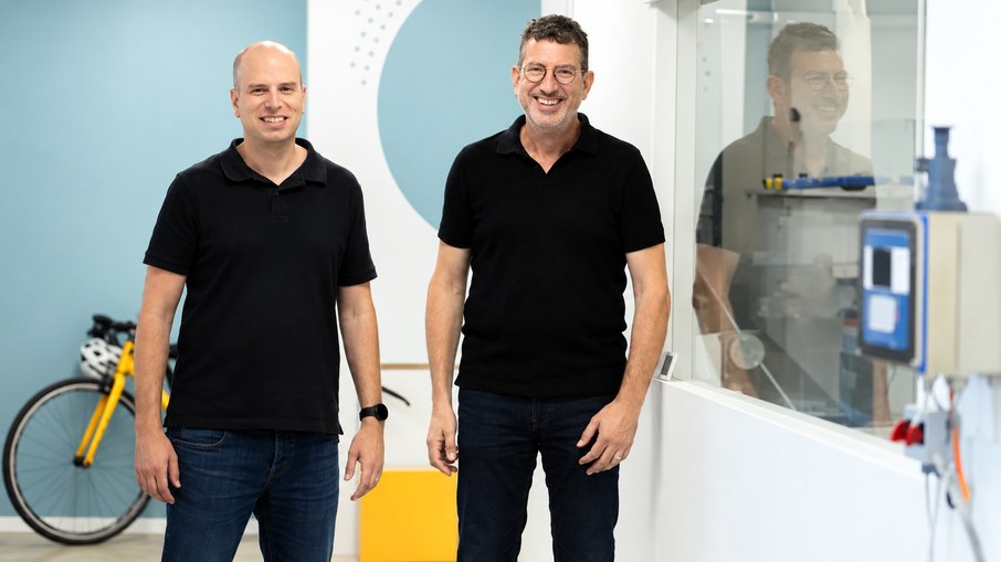 Yanai Yedvab e Amyad Spector, cofundadores da Stardust Solutions