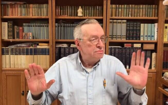 Olavo de Carvalho pede renúncia de Bolsonaro Olavo de Carvalho pede renúncia de Bolsonaro