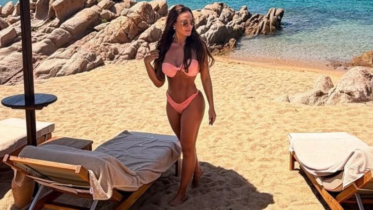 Otaviano Costa surge nu após Flávia Alessandra gravar de lingerie