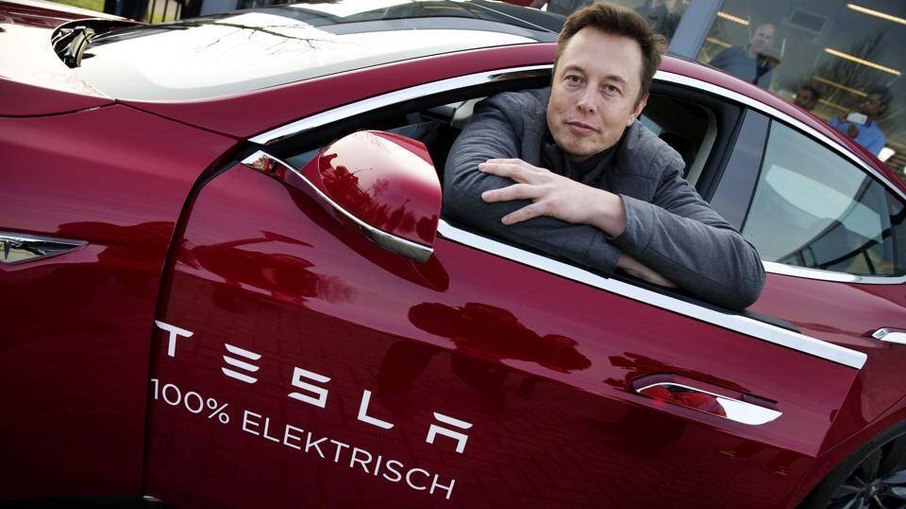 Elon Musk é proprietário da Tesla, uma das principais fabricantes de carros elétricos do planeta