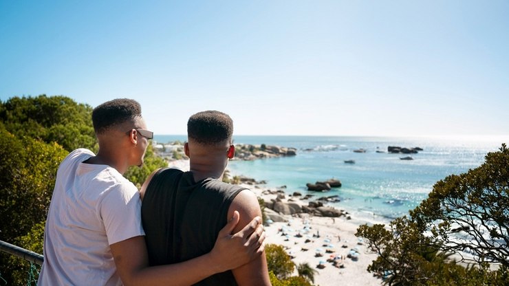Confira os 6 países que exigem cautela para o turismo LGBTQIA+