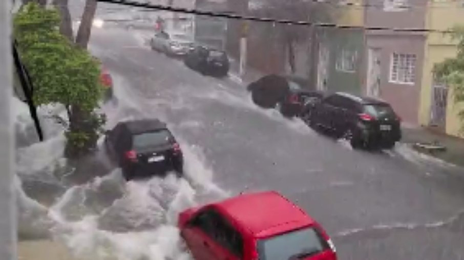 São Paulo registrou um total de 51 pontos de alagamentos ao longo desta tarde