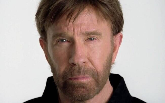 Chuck Norris sofreu dois ataques cardíacos em menos de uma hora, e sobreviveu a ambos sem sequelas