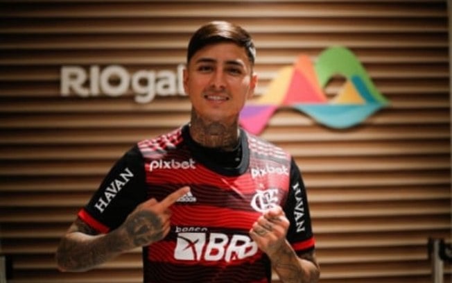 VÍDEO: Pulgar celebra chegada ao Flamengo e elogia torcida: 'Quero viver essa experiência'