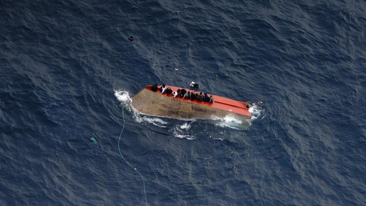 Naufrágio deixa dois mortos e 71 desaparecidos no Mediterrâneo