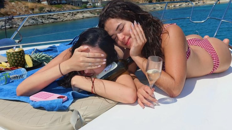 Maisa%20exibe%20f%C3%A9rias%20na%20Gr%C3%A9cia%20com%20passeios%20de%20barco