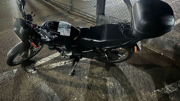 Homem acusado de tentar aplicar o golpe do falso bolo é detido com moto adulterada em São Carlos