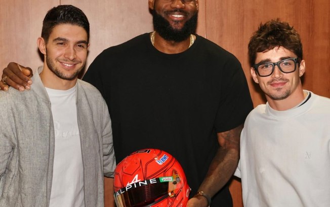 Leclerc e Ocon conhecem Lebron James antes de jogo dos Lakers