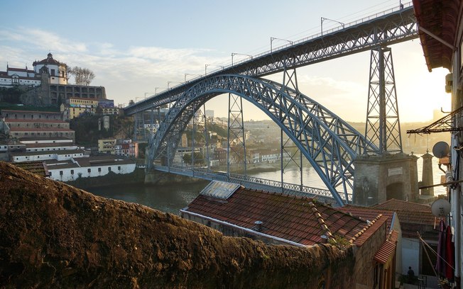 Portugal atrai empresários, mas enfrenta desafios no atendimento
