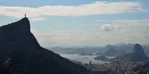 Semana abre com temperaturas altas e alerta de chuvas no Brasil