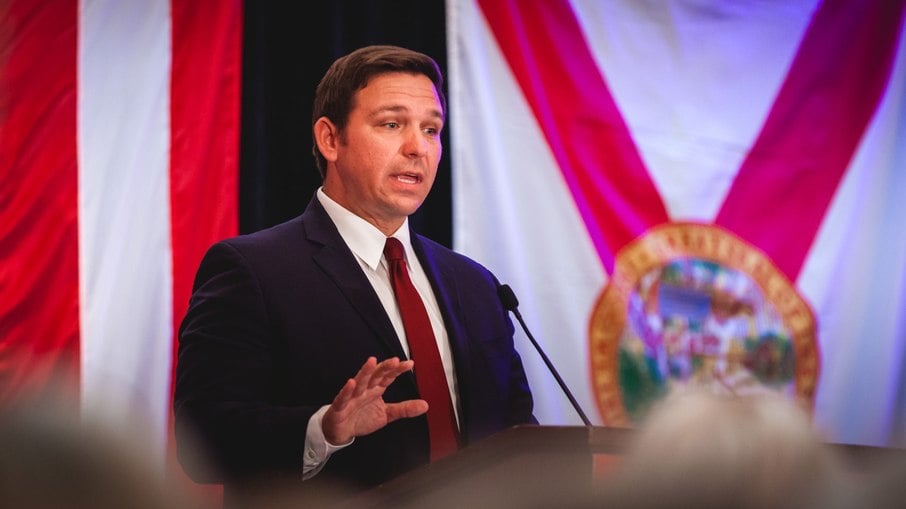Governador da Flórida, Ron DeSantis, é contra a legalização do aborto