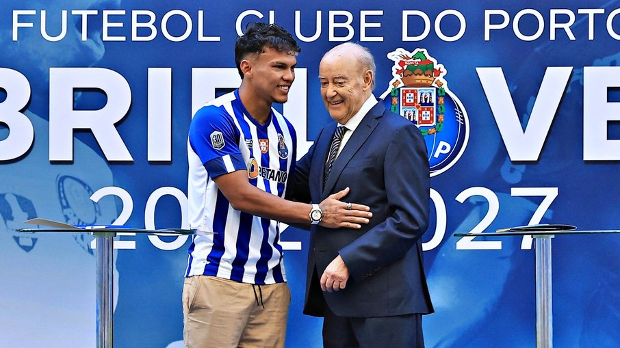 Gabriel Veron é o novo camisa 7 do Porto