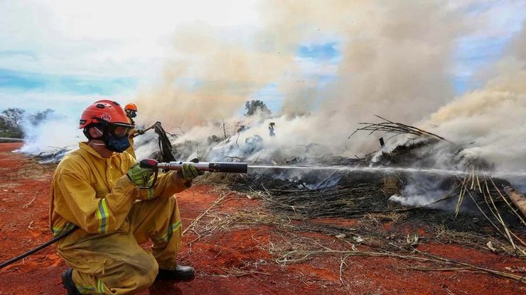 Defesa Civil decreta emergência para incêndios em SP no feriado