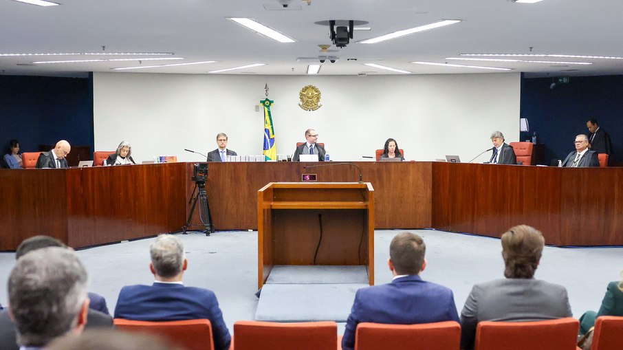 Julgamento desta terça (10) passou de 13 horas