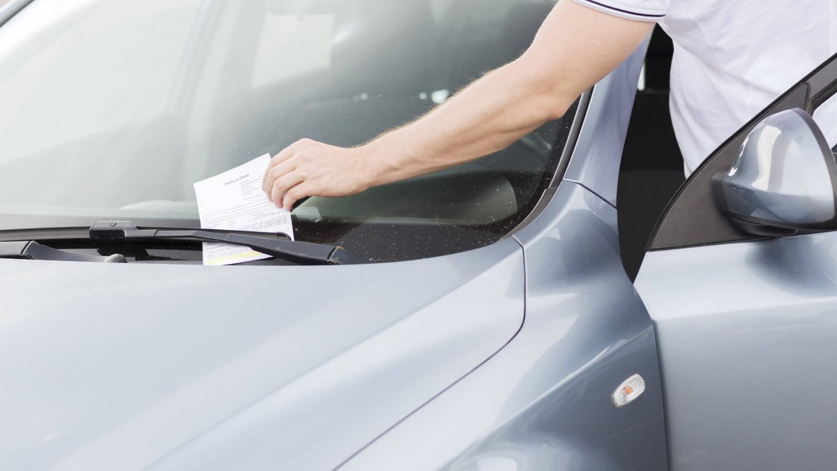 Toques de estacionamento dado a motoristas poderia gerar multa Toques de estacionamento dado a motoristas poderia gerar multa
