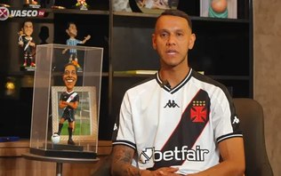 Souza manda recado a Edmundo após rescisão com o Vasco