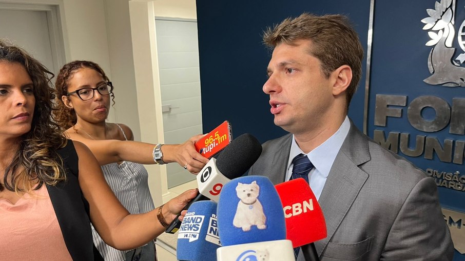 Secretário Breno Carnevale conversou com a imprensa após a apresentação