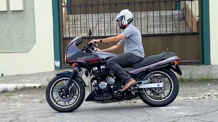 Durante seus 9 anos de comercialização, 750 F fez o sonho dos jovens e já se tornou uma motocicleta colecionável