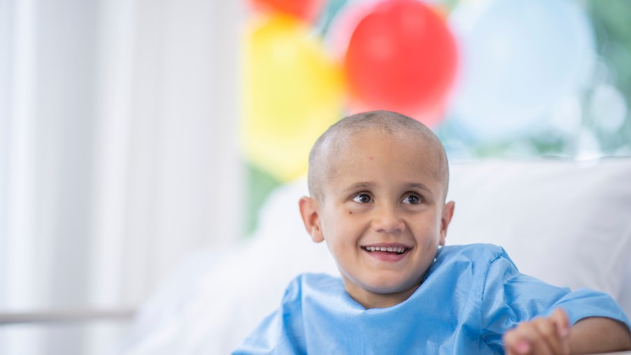 Dermatologista explica que a exposição solar sem proteção nos primeiros anos de vida aumenta o risco de câncer de pele no futuro Dermatologista explica que a exposição solar sem proteção nos primeiros anos de vida aumenta o risco de câncer de pele no futuro