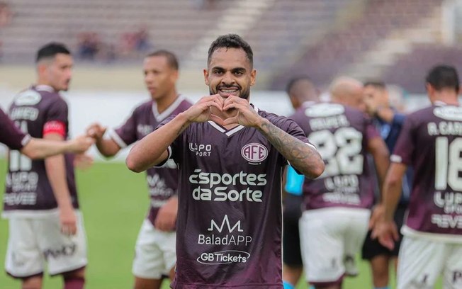 Juninho marcou o gol da vitória da Ferroviária sobre o Paysandu Juninho marcou o gol da vitória da Ferroviária sobre o Paysandu