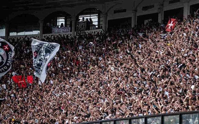 Torcida do Vasco contra o Grêmio, no que foi o maior público de São Januário em 2024