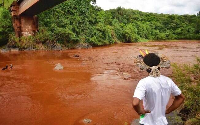 Água do Rio Paraopeba está contaminada, com qualidade péssima ou ruim, ao longo de pelos menos 305 quilômetros