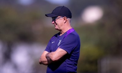 Com Dorival no paredão, Corinthians tem sequência matadora