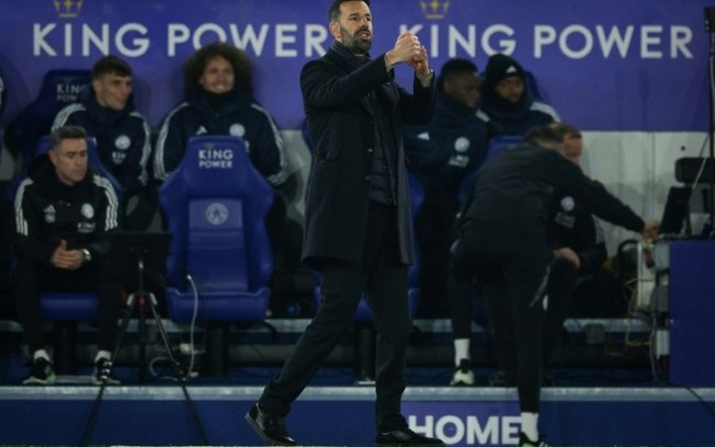 Ruud van Nistelrooy durante a vitória do Leicester sobre o West Ham por 3 a 1 nesta terça-feira, pelo Campeonato Inglês