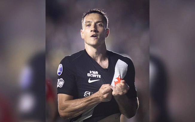 Bruno Duarte deixa a sua marca na golada do Vasco sobre o Coritiba. Chegou agora, mas já senta na janela