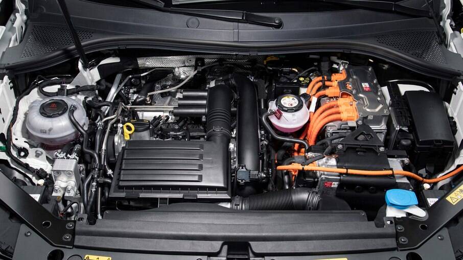 Com motor 1.4 turbo e unidade elétrica, o Tiguan eHybrid desenvolve a potência combinada de 245 cv