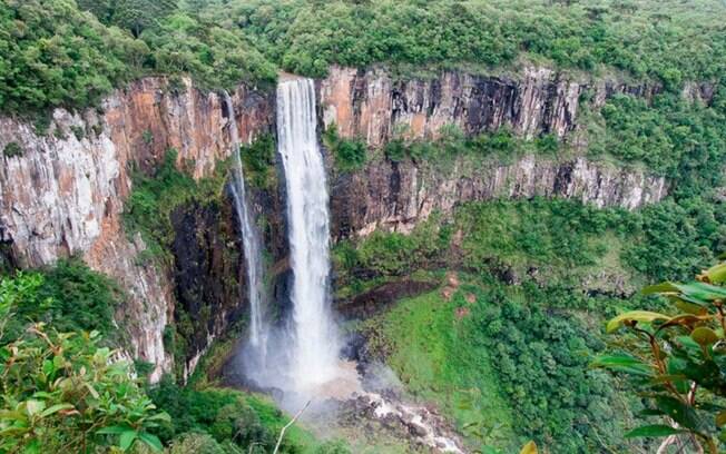 O salto São Francisco é a maior cachoeira de Prudentópolis: 196 metros de queda livre