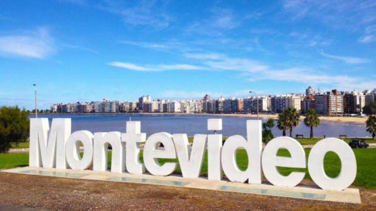 Letreiro de Montevidéu, capital do Uruguai Letreiro de Montevidéu, capital do Uruguai