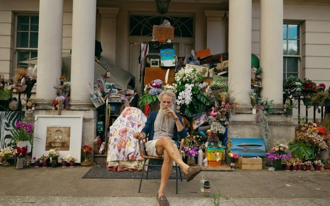 O sem-teto que vive na entrada de uma megamansão abandonada em Londres - Foto