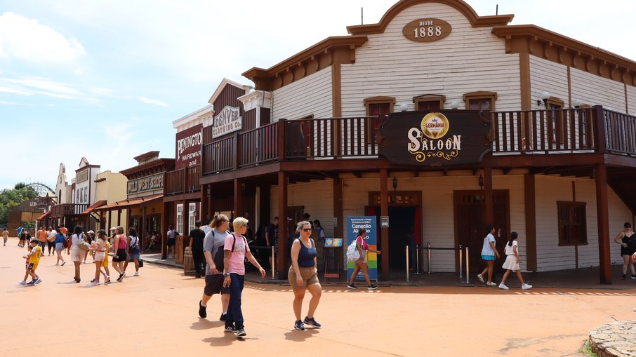 Região temática Wild West está localizada no Hopi Hari com inspiração no Velho Oeste Região temática Wild West está localizada no Hopi Hari com inspiração no Velho Oeste