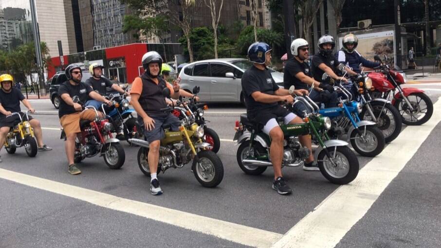 Mini Motos na Avenida Paulista, onde chamaram bastante atenção de outros motociclistas e de quem transitava por lá