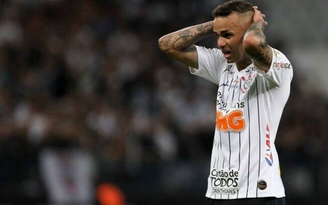 Luan completa nove meses sem marcar gols pelo Corinthians