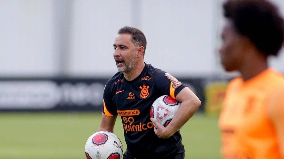 Vítor Pereira perde pela 1ª vez no comando do Corinthians na Arena