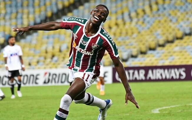 Luiz Henrique se emociona após fazer gol da vitória do Fluminense: ‘Estava me cobrando muito’