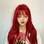 Kim Soyeon, da girlband coreana Blackpink, já aderiu aos fios ruivos; ela optou por tom bem avermelhado. Foto: Pinterest