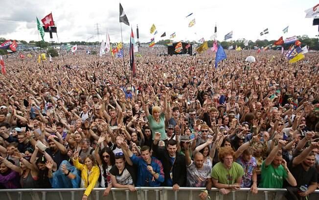 O festival britânico Glastonbury é uma das maiores reuniões anuais de fãs de música de todo o mundo