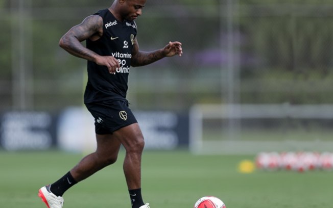 Diego Palacios segue em trabalho de transição no Corinthians